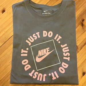 Nike Tee